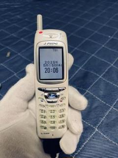 SHARP J-PHONE SH04 ホワイト 携帯電話本体　メルカリ便発送 SHARP J-PHONE SH04 ホワイト 携帯電話本体 メルカリ便発送