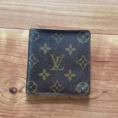 ルイヴィトン モノグラム 二つ折り財布