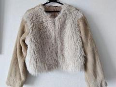 ZARA クロップドフェイクファージャケット ZARA クロップドフェイクファージャケット エクリュ Lサイズ