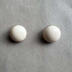 アウトレット品② 七五三イヤリング　カボション　レトロ　キッズ　オフホワイト