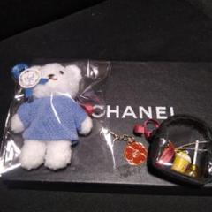 CHANEL2024クリスマス限定チャ―ム&クマちゃんも一緒に行くキ―ホルダー