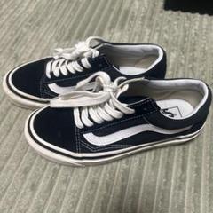 バンズスニーカー
