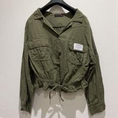 値下げ！lovetoxic M クロップドシャツ オリーブ　150サイズのサムネイル