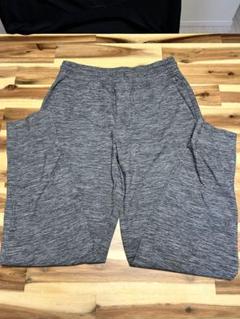 ユニクロ スポーツパンツ グレー