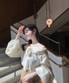 maison celon オフショルダーサテンブラウスアイボリー 2025年最新】celon ブラウスの人気アイテム - メルカリ