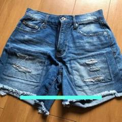 ダメージデニムショートパンツ Sサイズ