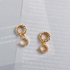 ハンドメイドピアス キュービックジルコニアのムーンピアス ゴールド シンプル