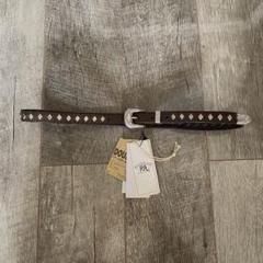 RRL（ダブル アール エル）の「スタデッド レザー スリム ベルト
