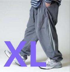 パンツのみ　ALOUND TWOTUCK TAPERED NYLON PANTS ALOUND TWOTUCK TAPERED NYLON PANTS パンツの通販 by なるさん