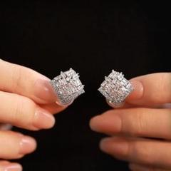 N229高品質キラキライヤリング　上品　結婚式高級感　韓国おしゃれ　通勤　二次会のサムネイル