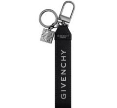 国内発送◆大人気GIVENCHY スターデザインスタッズキーリング 楽天市場】givenchy スタッズの通販
