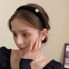 売れ筋商品♡　ブラック　カチューシャ　ゴールド　ワンポイント　シンプル　韓国