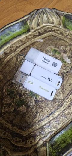 USBメモリ　3セット　16GB　8GB