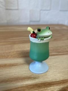 コポー クリームソーダカエル （カエルのフィギュア）