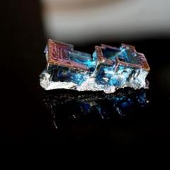 神秘の結晶!虹色に輝く蒼鉛ビスマス
