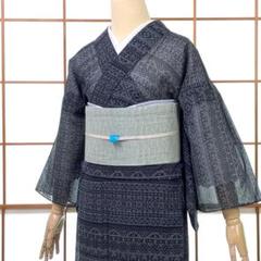 ★美品 夏物 素敵な 紗紬（正絹）仕立上り＜ＴT162＞★ 夏着物 紗紬 正絹 幾何学 ボーダー 黒に近い濃紺 手縫い仕立て A
