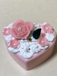 スイーツデコ　ホイップケーキ小物入れ　ジュエリーボックス　ハンドメイド