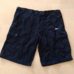 Nike 黒 カーゴショートパンツ　ポケット外れあり