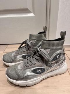 VALENTINO バレンティノ シルバー スタッズ装飾 スニーカー