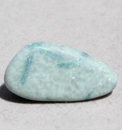 糸魚川 横川 青 翡翠　　　　　薙鎌 翡翠勾玉　☆8,800円☆ 糸魚川 横川 青 翡翠 薙鎌 翡翠勾玉 8，800円-正規代理店