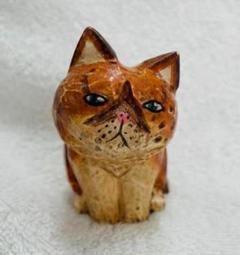 木製猫の彫刻 約10cm