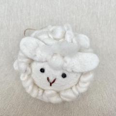 羊毛フェルト 羊の置物