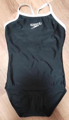 speedo 黒 水着