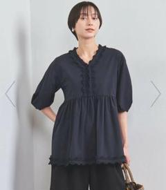 ユナイテッドアローズ タック フリルVネック ハーフスリーブ ブラウス ネイビー