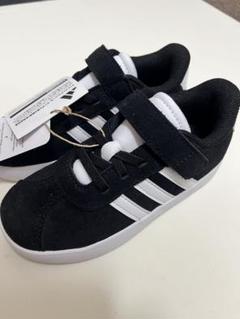 adidas スニーカー　子供