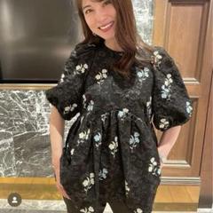 Chesty フラワー刺繍ジャガードトップス　ネイビーのサムネイル