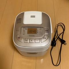 アイリスオーヤマ　3合炊き炊飯器　RC-MC30-WPG 2020年製のサムネイル