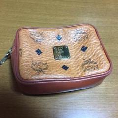 新品 非売品】MCM エムシーエム コスメ 化粧 ポーチ 扇ロゴ クラッチ