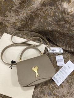 AMI PARIS ハンドバッグ ミニバッグ グレインレザー カーキ AMI PARIS ハンドバッグ ミニ バッグ グレインレザー バッグ