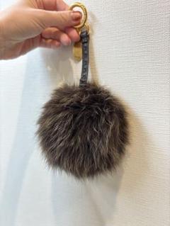FENDI ブラウンファーチャーム 保存袋付き FENDI ブラウンファーチャーム 保存袋付き - メルカリ
