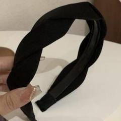 ツイスト カチューシャ 髪飾り レディース 無地 シンプル 上品