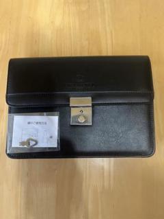PERVALENTINO ブラックレザー クラッチバッグ