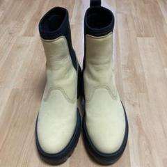 Timberland サイドゴアブーツ クリーム/ブラック - メルカリ