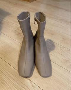 エミ emmi ショートブーツ 美品 23.5cmのサムネイル