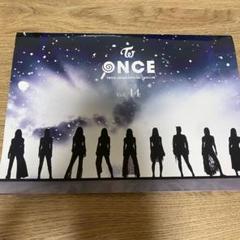 TWICE FC限定 ファンブック 公式】TWICEファンクラブ限定写真集 - メルカリ