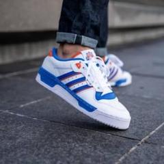 adidas スニーカー ホワイト/ブルー/オレンジ