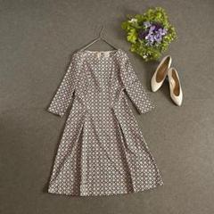 シビラ　ワンピース　お花　刺繍　タック　透け感　アイボリー　黒　日本製　M