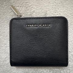 【新品未使用】CHARLES & KEITH ブラック二つ折り財布 2025年最新】charles & keith 財布 黒の人気アイテム - メルカリ