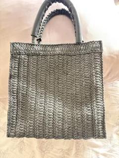 【美品完売品】グレー 編み込みデザイン かごバッグ