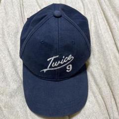 限定　TWICE Ready to be キャップ ネイビー 21 ジヒョ ジヒョが着用している「キャップ」のアイテム紹介