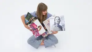 Short and Sweet + Art Card サイン入りアートカード付 Short and Sweet + Art Card サイン入りアートカード付 - メルカリ