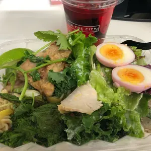 Bijou de M ミオハルタカ　てんとう虫ピアスパヴェダイアモンド Bijou de M ミオハルタカ てんとう虫ピアスパヴェダイアモンド