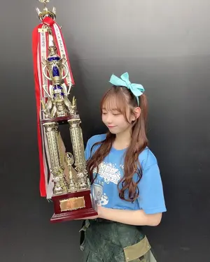 AKB48 大盛真歩 直筆サイン インスタントフォトカード 61Nix+k3ocL._UF350,350_QL80_.jpg