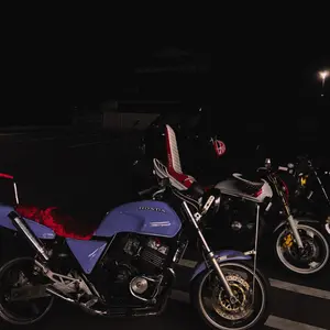 cb400sf nc39 nc42 チンチラ三段シート　オオカワ cb400sf nc39 nc42 チンチラ三段シート オオカワ - メルカリ