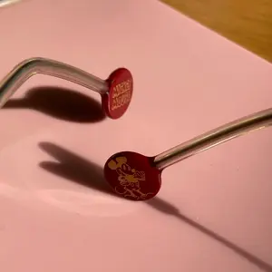 フィッシャーズ　サイン入り　那須ハイランドパーク　缶バッジ　　ダーマ　6個 フィッシャーズ 缶バッジ 那須ハイランドパーク モトキ シルク
