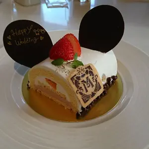トヨタ ランドクルーザー 100用グリル ブラック　ナンバー灯上部カバー　灰皿 トヨタ ランドクルーザー 100用グリル ブラック ナンバー灯上部